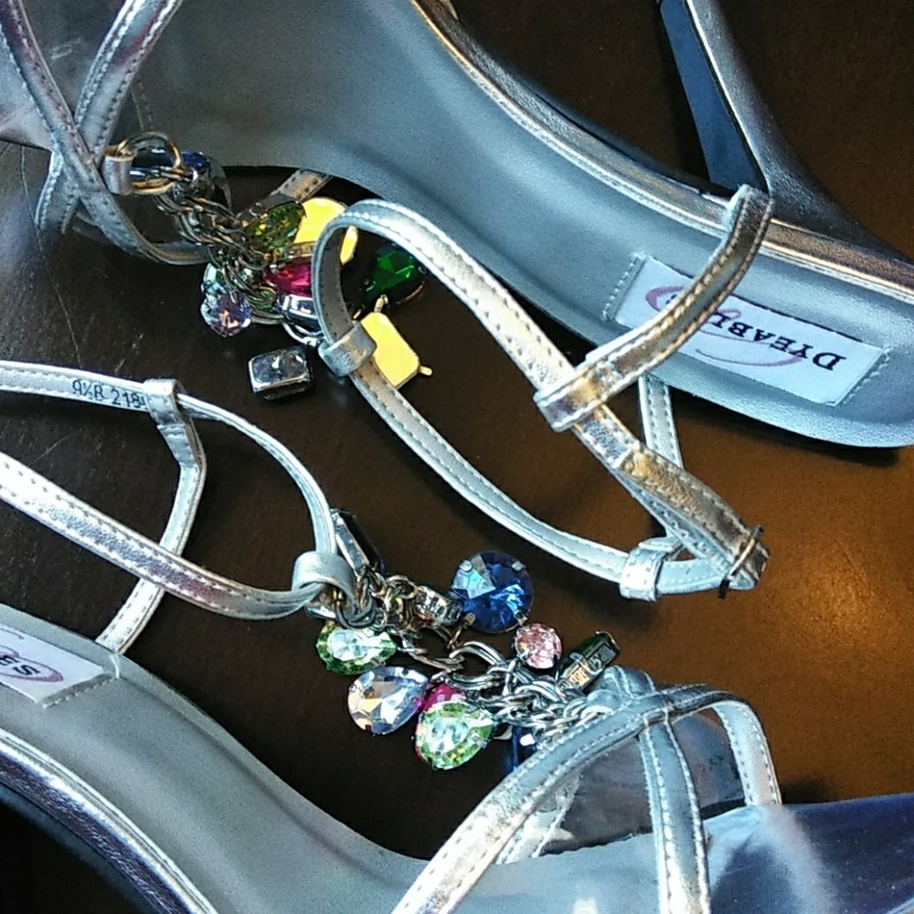 Dyeables “Maria” Silver Platform Sandals – Size 9.5B - Picture 14 of 16